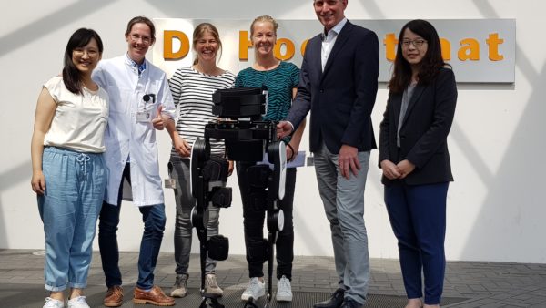 Ontvangst Exoskelet bij De Hoogstraat